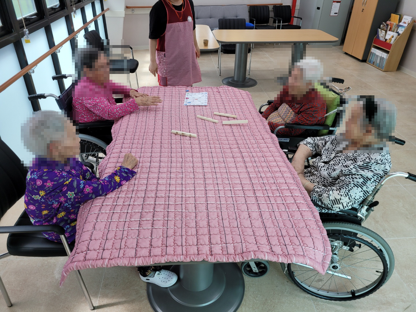 [꾸미기]7월 13일 윷놀이 5.jpg